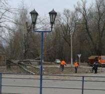 Последствия шквалистого ветра в Новомосковске 