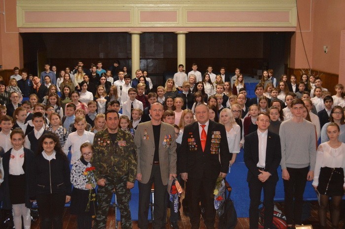 В Новомосковске проводятся патриотические акции для школьников