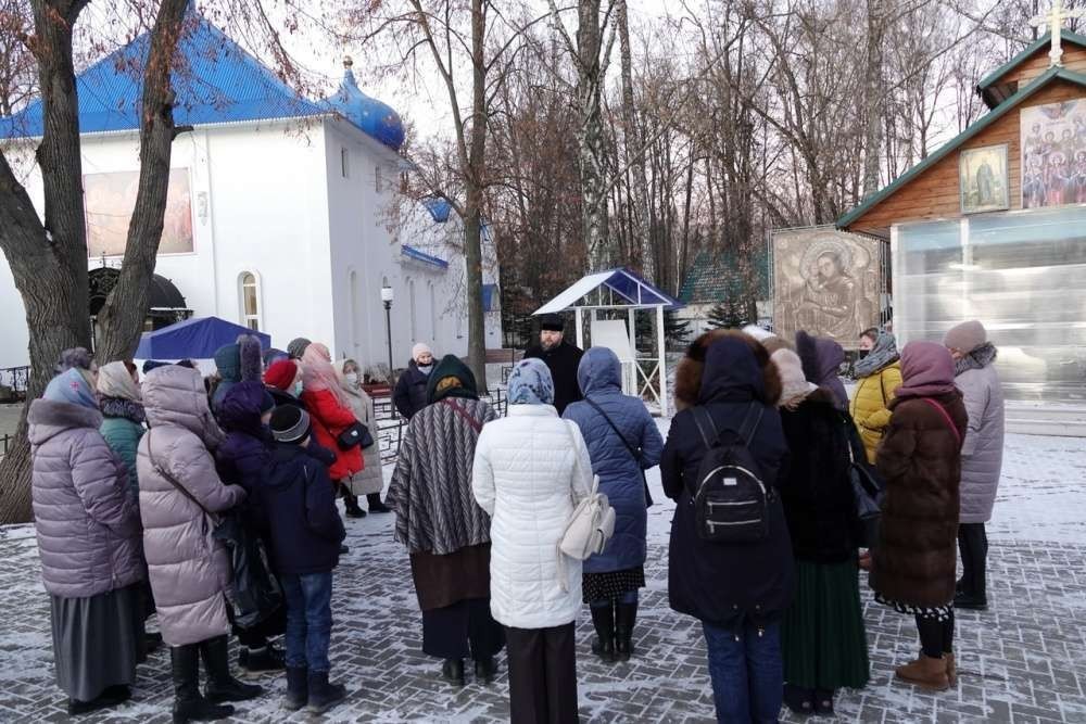 Новомосковском монастырь посетили гости из столицы