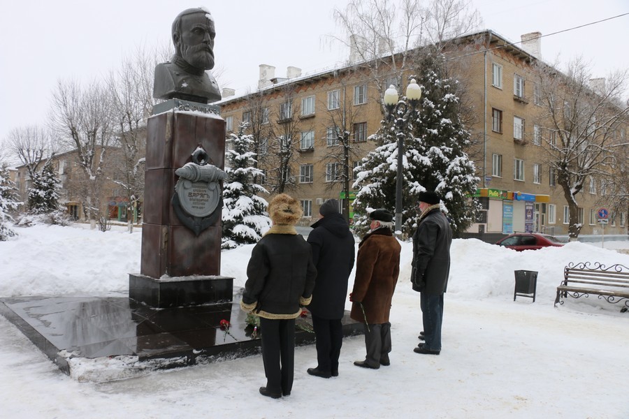 В Новомосковске почтили память моряков с крейсера 