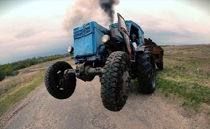 В Киреевском районе пьяный тракторист уходил от гаишников вплавь