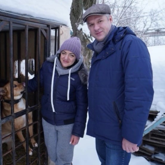 Денис Бычков посетил частный приют для собак