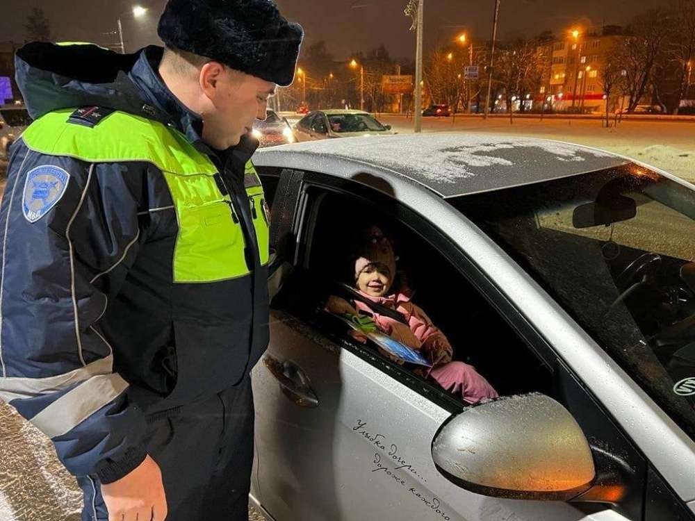 Инспекторы ГАИ напомнили новомосковским водителям о правилах перевозки детей
