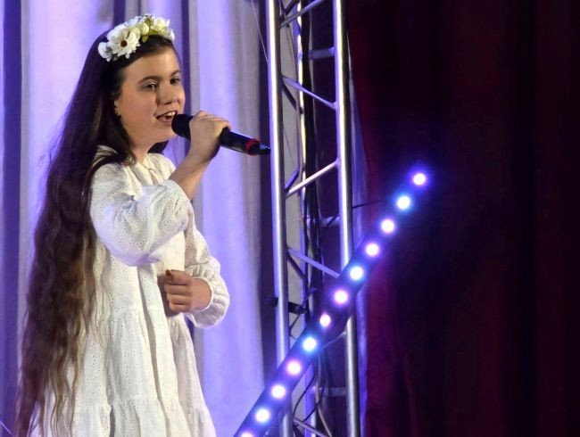 Юная певица из Новомосковска Мария Клиновицкая стала лауреатом Всероссийского фестиваля 