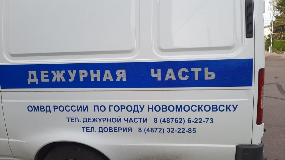 В Новомосковске 40-летний мужчина попался на краже дорогостоящего телефона