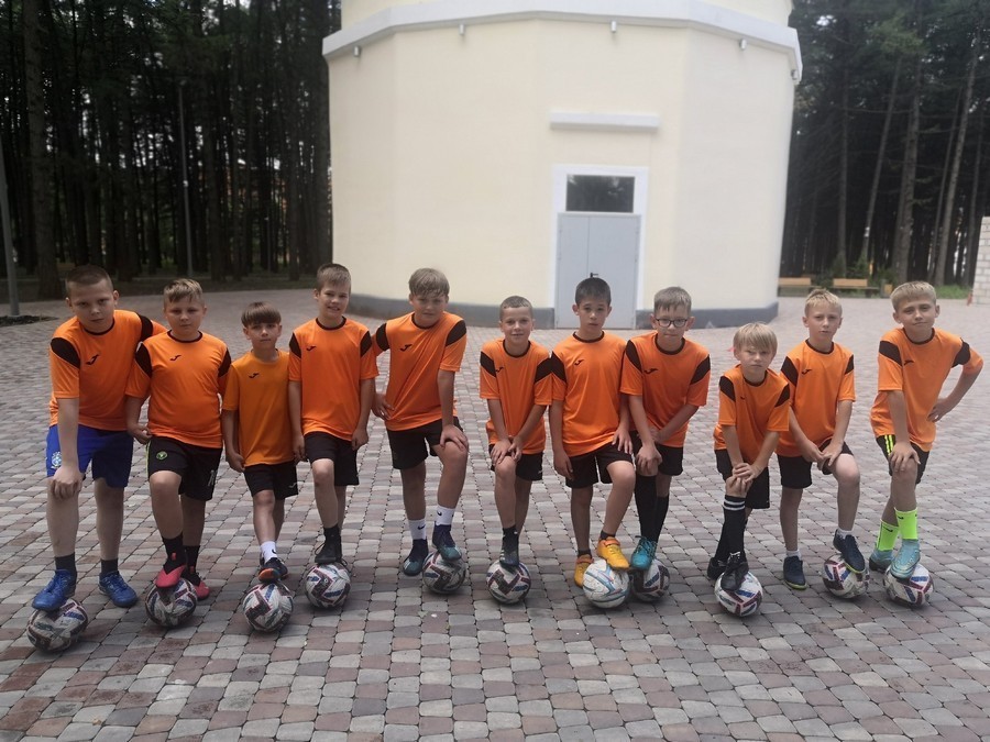 Команда ДЮСШ №2 по футболу провела открытую тренировку на свежем воздухе в  Берёзовой роще