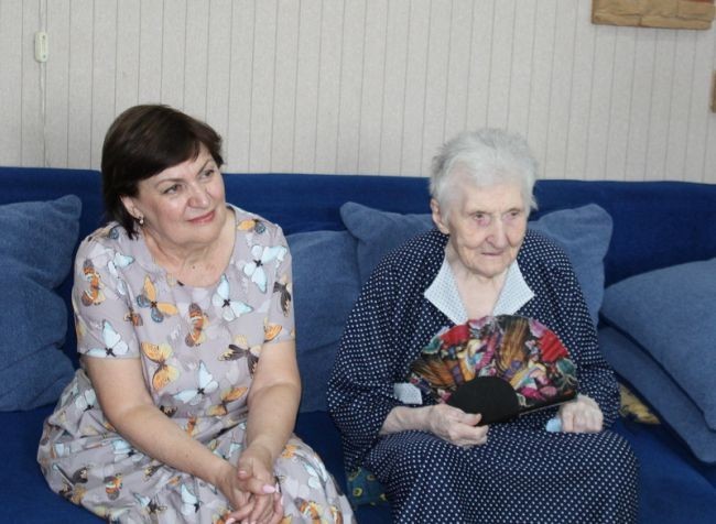 Еще одна новомосковская долгожительница отметила 100-летний юбилей