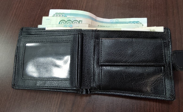 Рецидивист из Краснодара украл у новомосковца кошелек в такси 