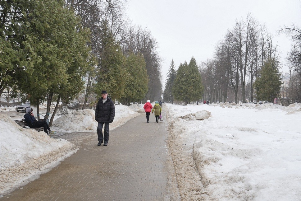 Погода в новомосковске на 10 дней. Снег на дороге. Небольшой снег. Гололед и туман на дороге. Дождь, туман, снег, гололед.