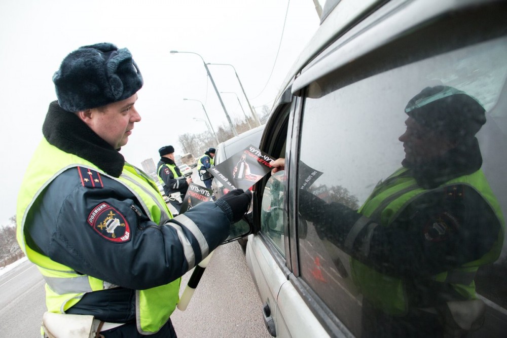 Судья за управление транспортным средством в состоянии опьянения подверг водителя петрова