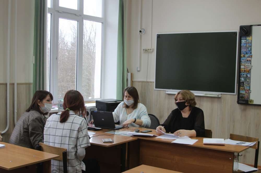 Устный экзамен в школе. Устный экзамен по русскому. Экзамен итоговое собеседование. ОГЭ собеседование. Итоговое собеседование 8 февраля.