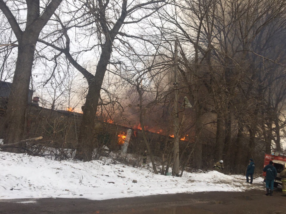 Пожар в Новомосковске вчера. Пожар в Новомосковске сегодня. Пожар в Новомосковске сегодня видео.